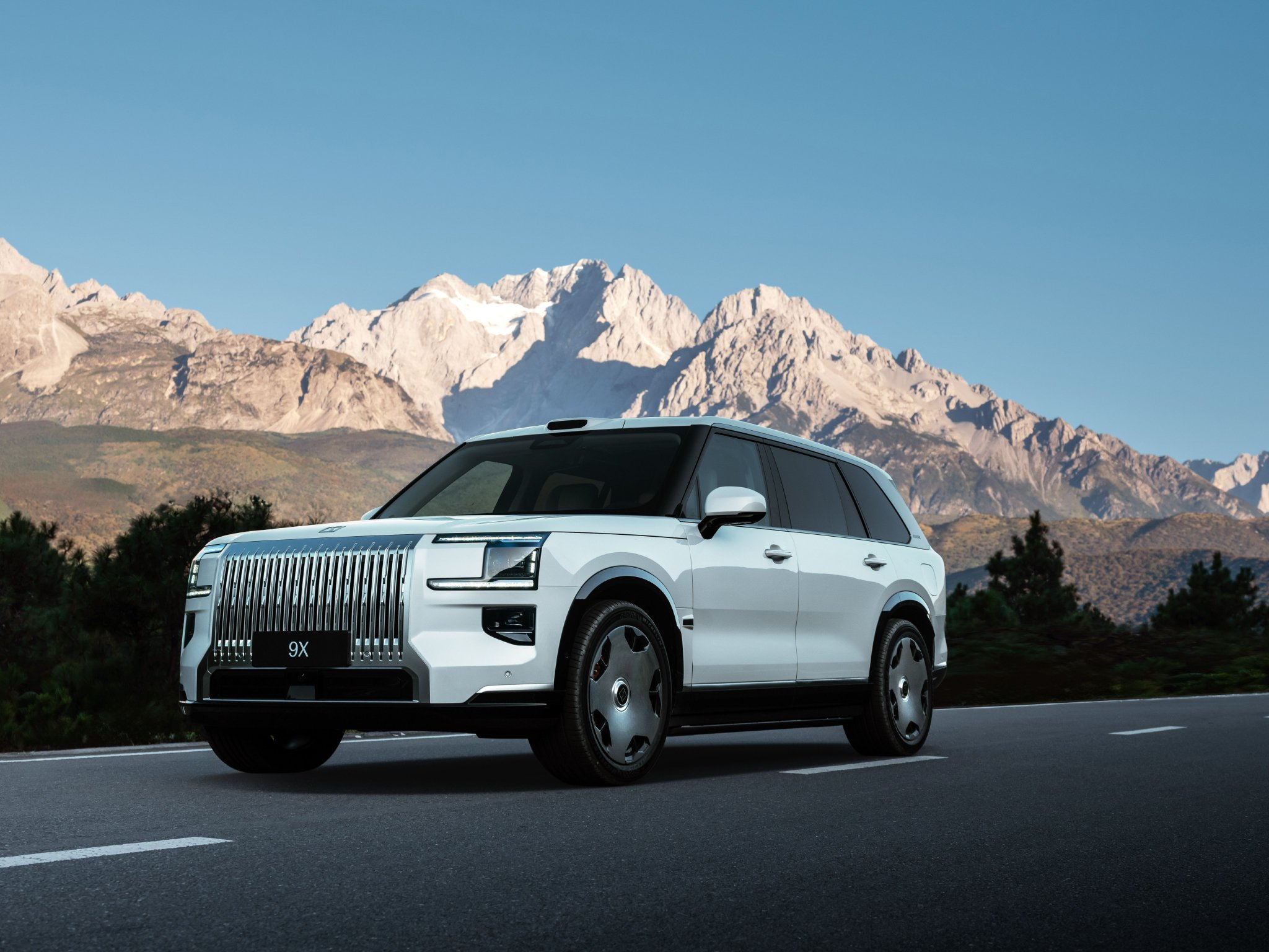 极氪9X正式上市 限时价45.59-58.99万元