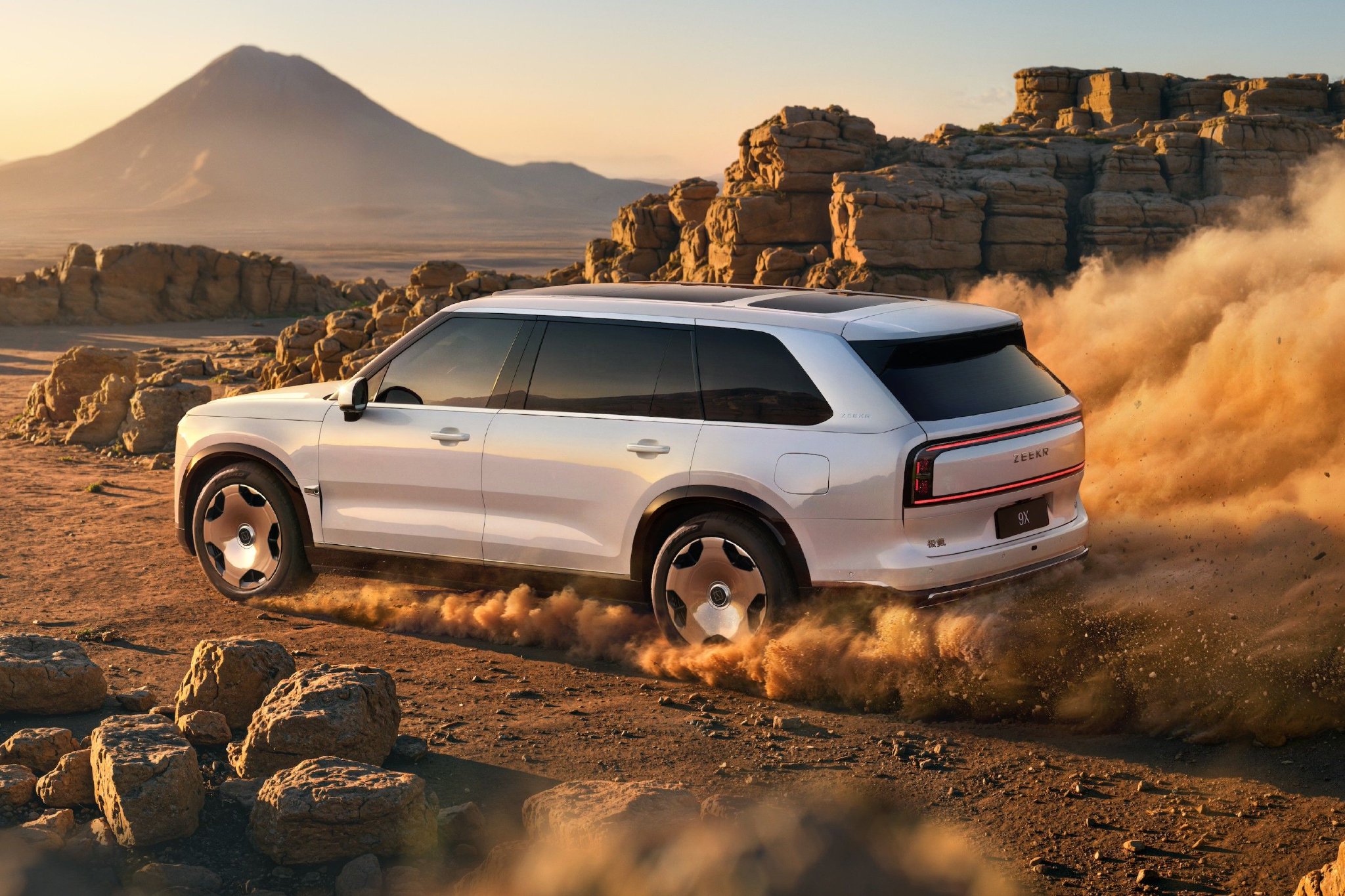 极氪9X正式上市 限时价45.59-58.99万元