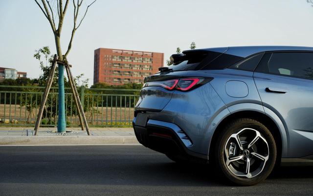 海豹06GT半年车主真实反馈：这些细节太让人惊喜-有驾