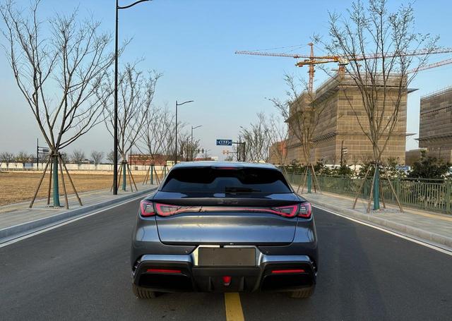 海豹06GT半年车主真实反馈：这些细节太让人惊喜-有驾