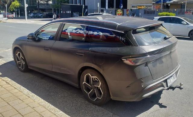 比亚迪海豹06 DM-i旅行版现身堪培拉,续航2000公里碾压燃油车,澳洲上市倒计时-有驾