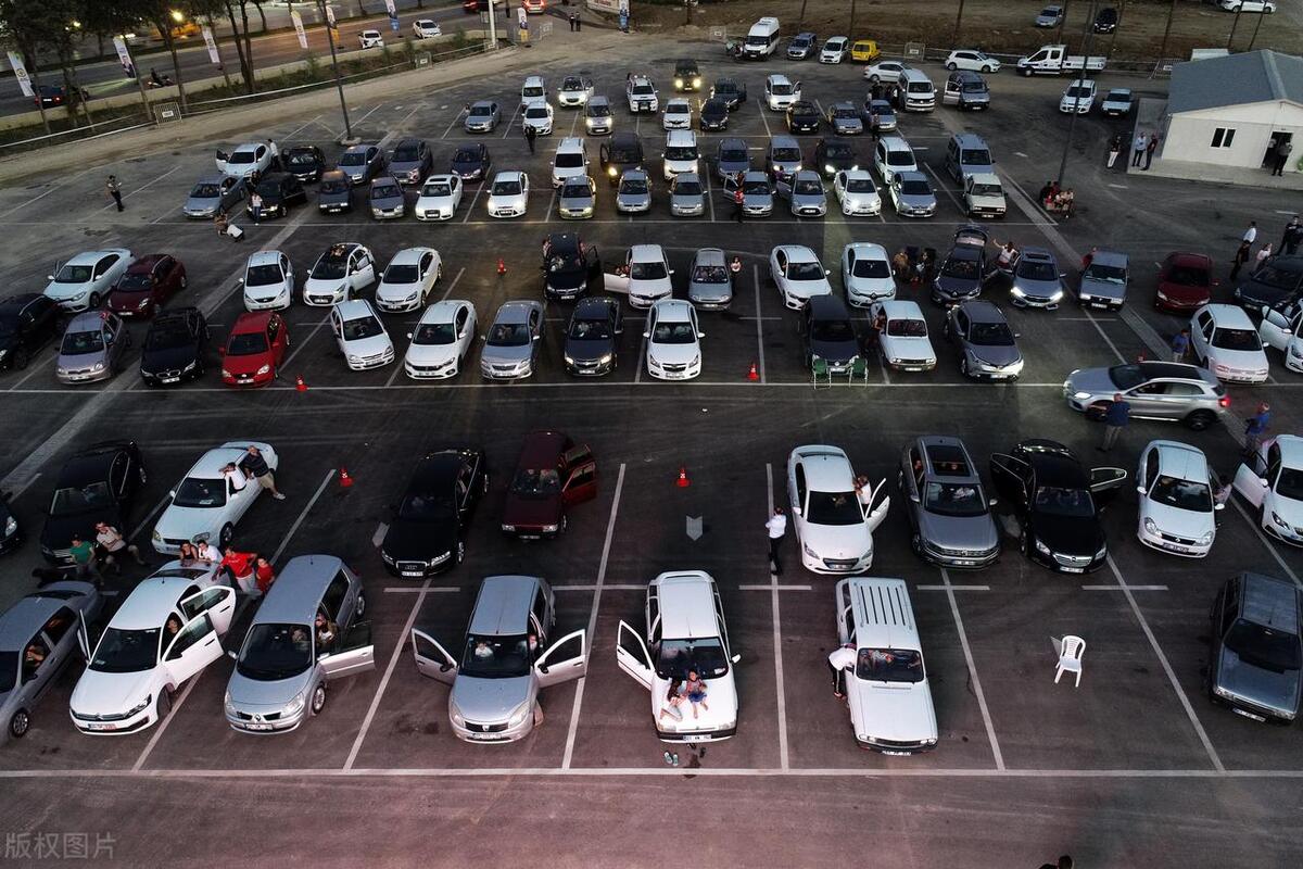 高速路停车_高速公路停车休息收超时费吗_