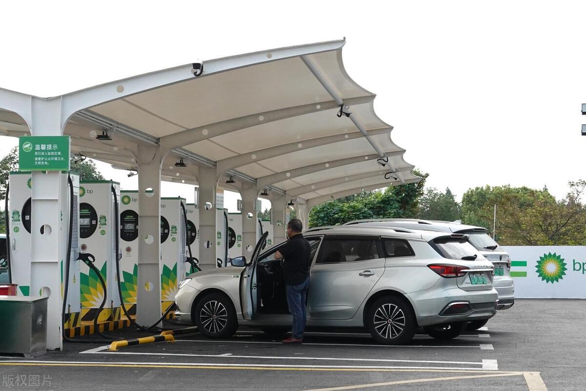 _电车跑高速更耗电吗_电车高速费电还是低速