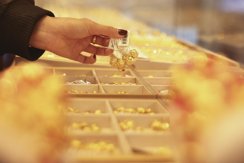 黄金白银价格均冲高回落后反弹，“长牛逻辑”被撼动了？