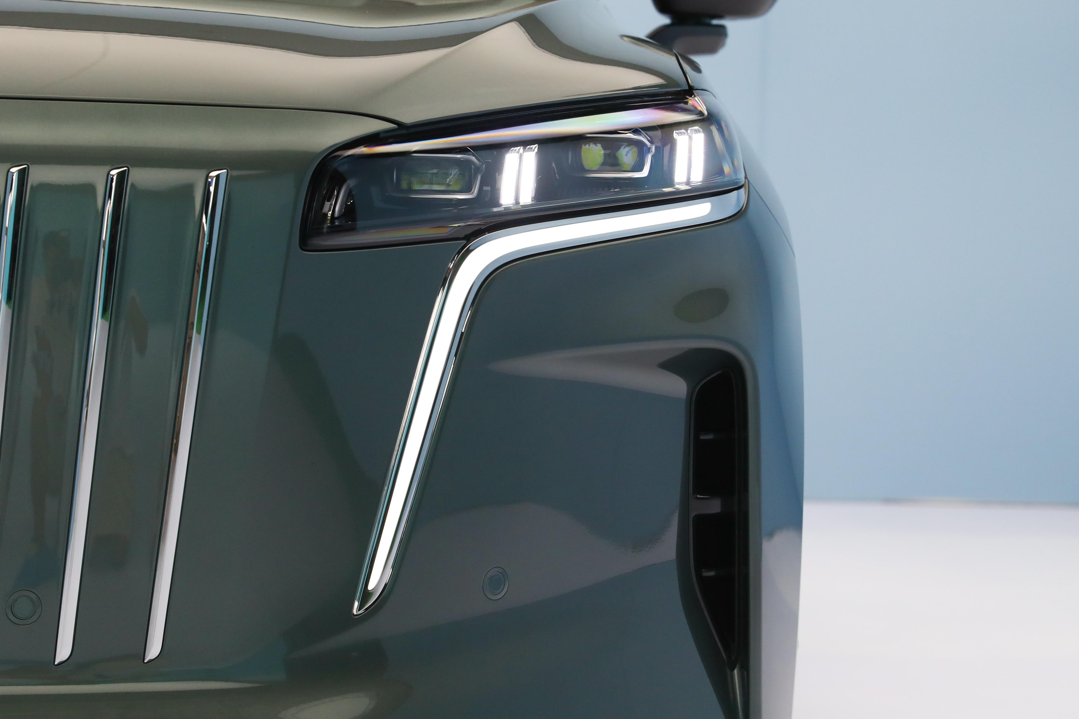 _内置冰箱的车_车载冰箱有内置电池好不好