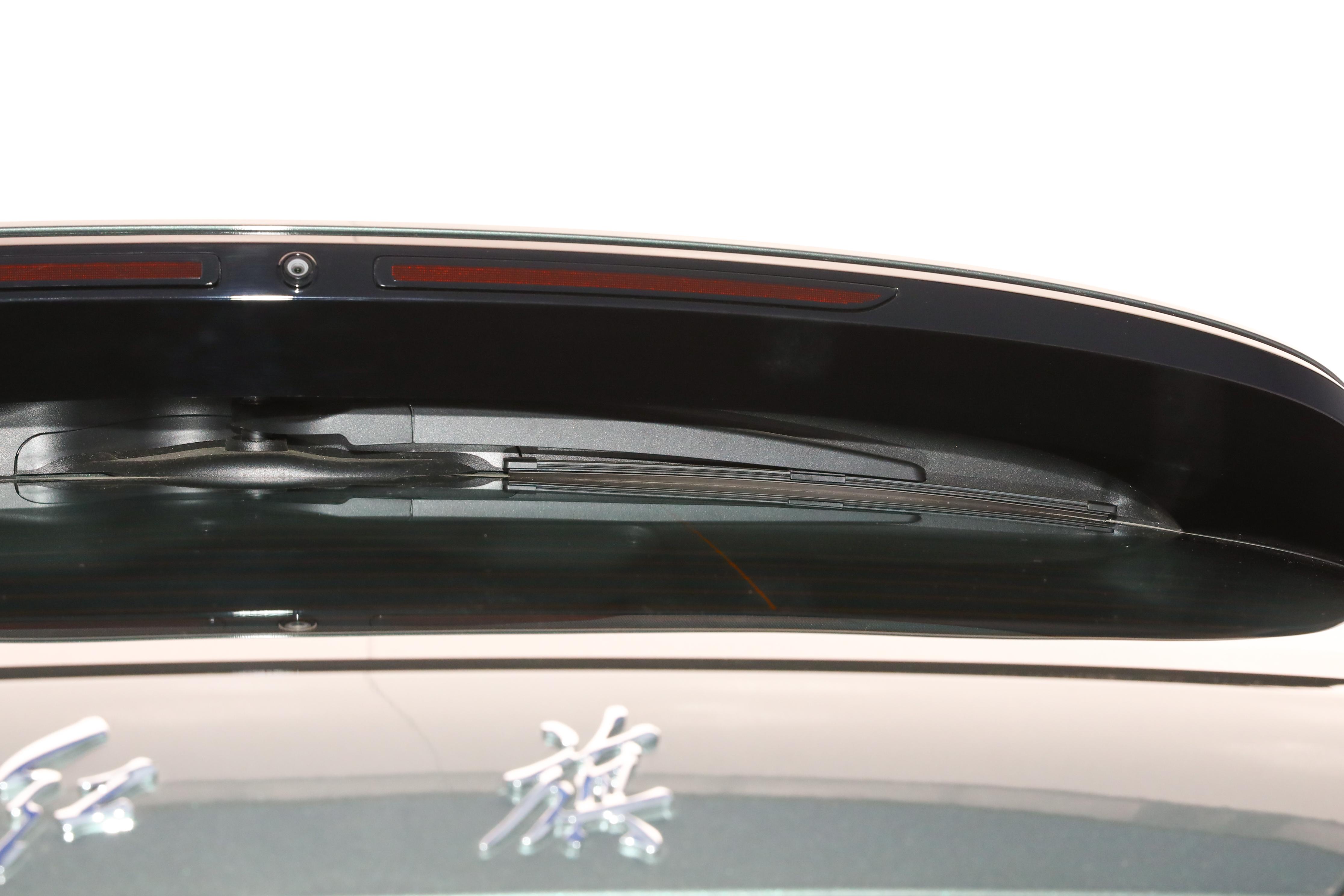 内置冰箱的车_车载冰箱有内置电池好不好_