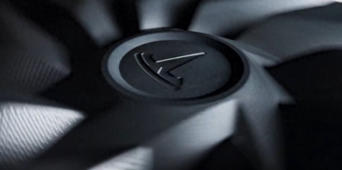 新车｜取消分体头灯/配置调整，廉价版特斯拉Model Y或10月7日发布