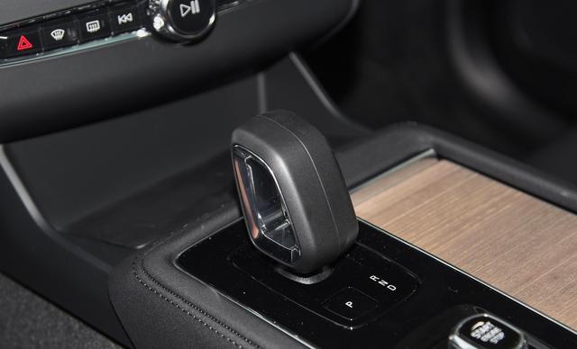 大降价都!沃尔沃XC90直降16万,知识中产也不买单,问题出在哪-有驾