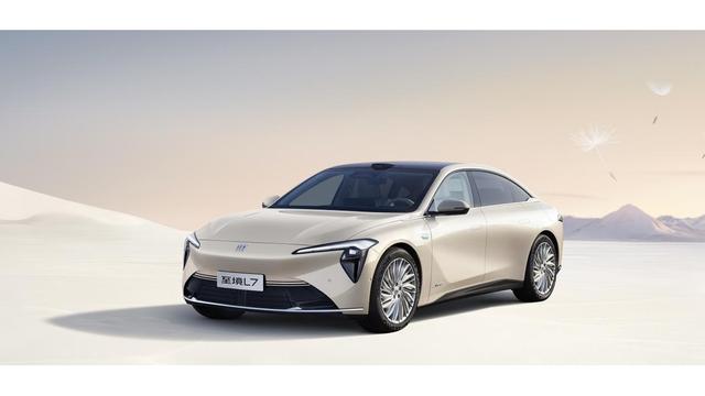 上汽悟了：与其研究怎么出牌，不如直接把桌子掀了-有驾