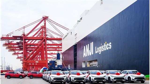 上汽悟了：与其研究怎么出牌，不如直接把桌子掀了-有驾