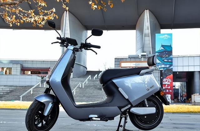 电动车换电池,选石墨烯还是锂电,有什么区别?行内人告诉你答案-有驾