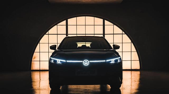 迈腾3000万纪念版来袭！L2智驾+380TSI，B级车市要变？-有驾