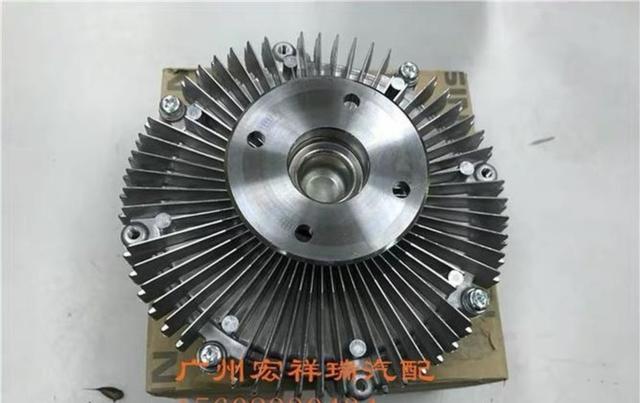 什么是汽车生产制造的巅峰，一个用20年不朽不烂的硅油风扇，这就是丰田兰德酷路泽的极致品质和耐用保障