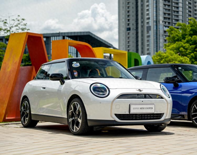MINI官宣涨价，要学宝马退出“价格战”了？