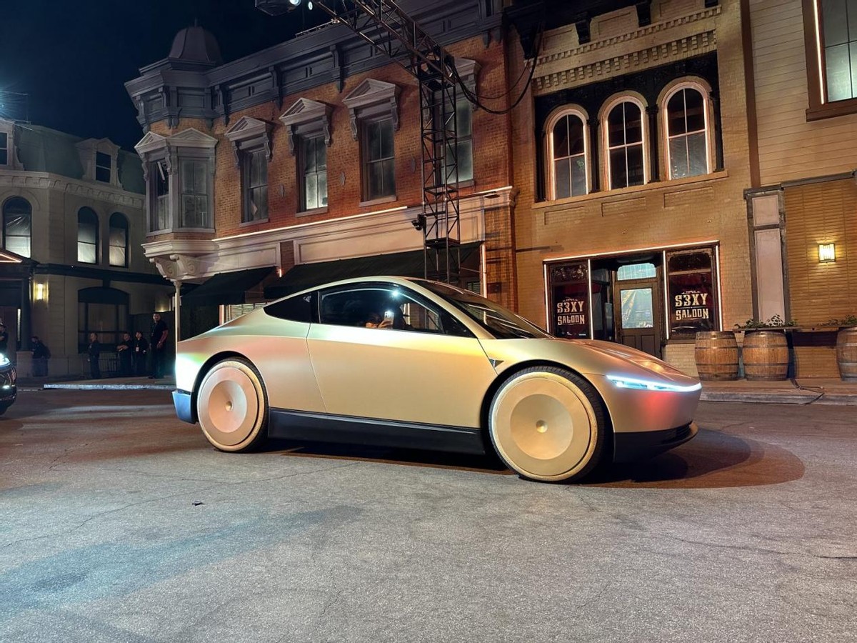 _马斯克为意识的永存_新华网摊上大事啦