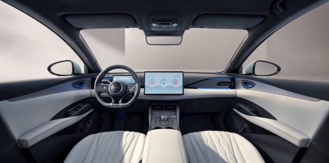 刚刷手机手一抖比亚迪海豹售价仅7.98万让我以为眼睛花了或者P图，实则代表着国产技术自信和产业革命的崛起-有驾