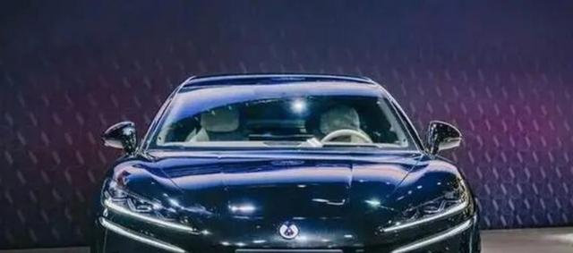 奇瑞发布会只讲安全不谈配置,强调风云T11以高强度钢铝车身和11个安全气囊领衔同级别安全,彰显品牌安全实力-有驾