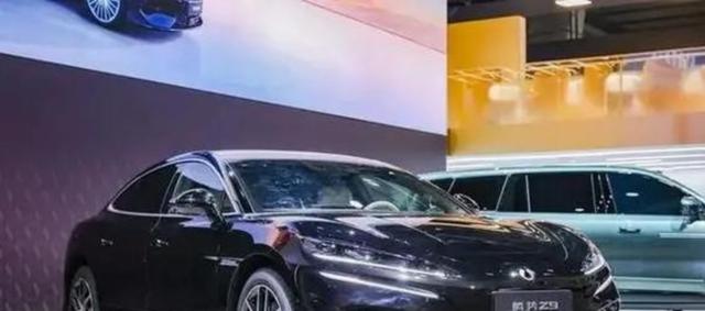 奇瑞发布会只讲安全不谈配置,强调风云T11以高强度钢铝车身和11个安全气囊领衔同级别安全,彰显品牌安全实力-有驾