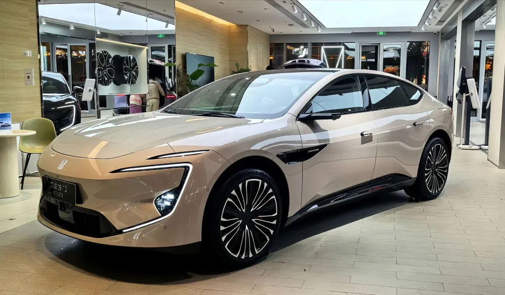 26款阿维塔12实车到店，升级4激光雷达+鸿蒙座舱5，配四座+冰箱