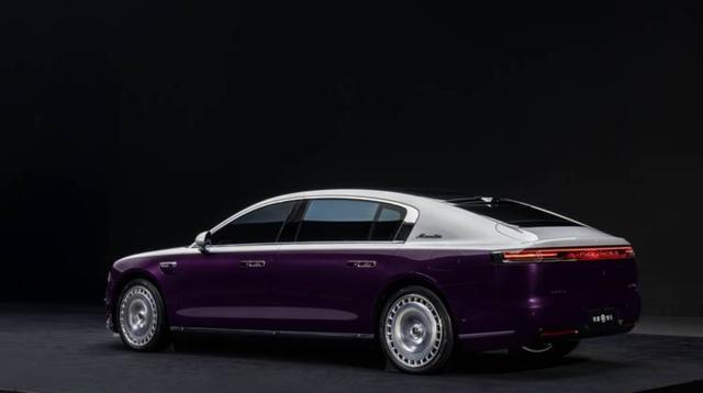 来看9月鸿蒙智行五界各车型详细销量数据，问界M8、M9销量突出成最大赢家，尊界S800逆势领跑70万级市场