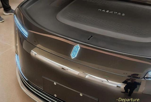 来看9月鸿蒙智行五界各车型详细销量数据，问界M8、M9销量突出成最大赢家，尊界S800逆势领跑70万级市场-有驾