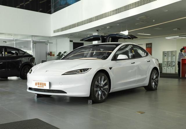 2025款特斯拉Model 3上市 售23.55万起-有驾