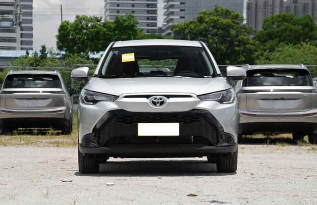 丰田展现真正降价实力,2.0L引擎搭配6气囊,油耗仅5L,价格从15万直降至8万,近乎半价-有驾