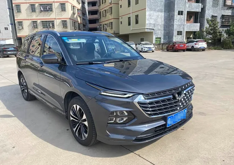 15年卖了超800万台，五菱MPV到底如何？老车主有话说