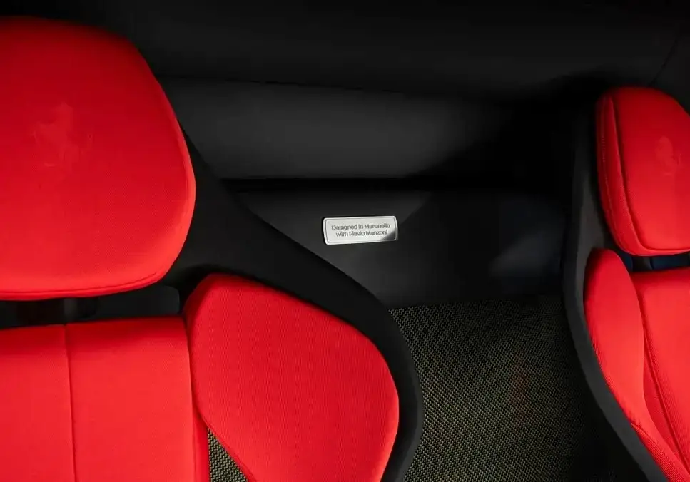 _法拉利首款插混跑车发布_法拉利插电式混合动力