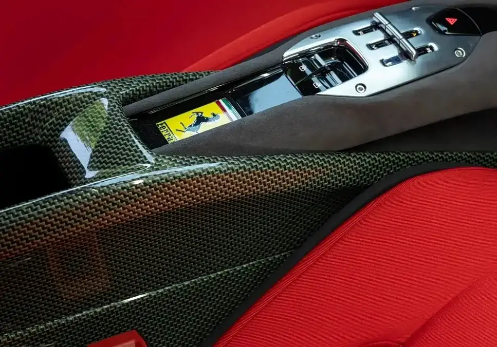 _法拉利首款插混跑车发布_法拉利插电式混合动力