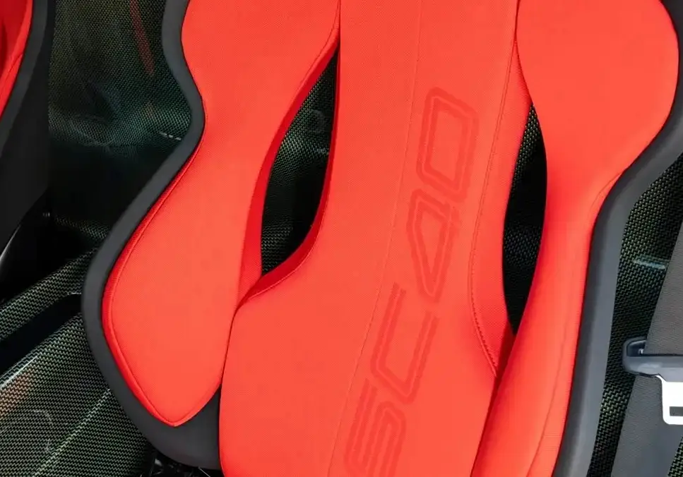 法拉利首款插混跑车发布_法拉利插电式混合动力_