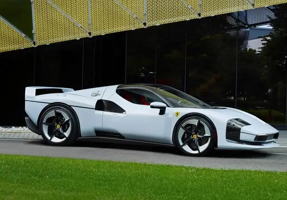 法拉利插电式混合动力_法拉利首款插混跑车发布_
