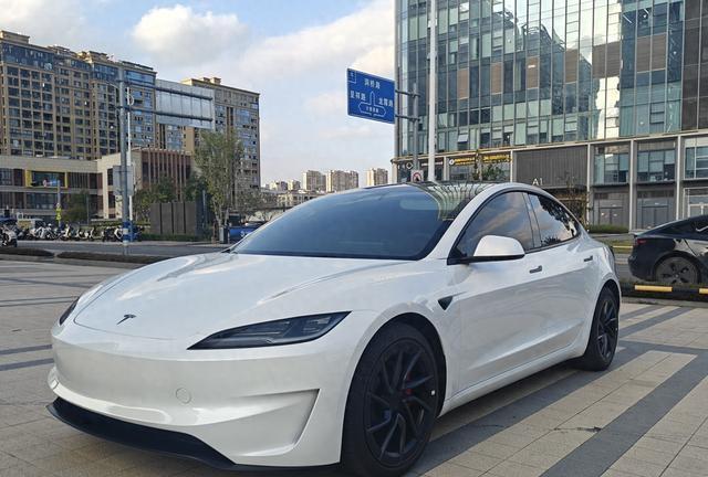 百公里加速仅需3。1秒！准新款特斯拉Model3，28。8万元尽享速度与激情？