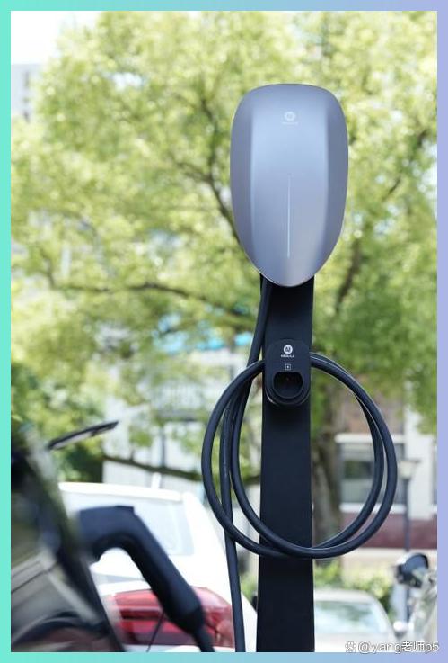 以前总觉得新能源车是“高价老头乐”。现在只能自问一句——这到底谁在落伍？-有驾