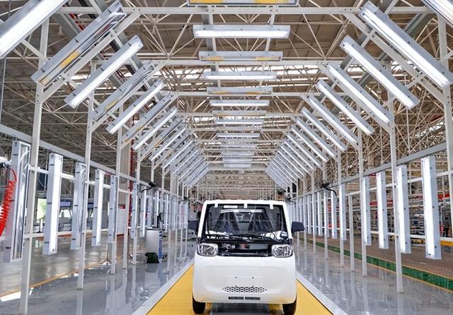 中国新能源车辆出口激增九成，中东愿多付四成争购，背后隐藏玄机