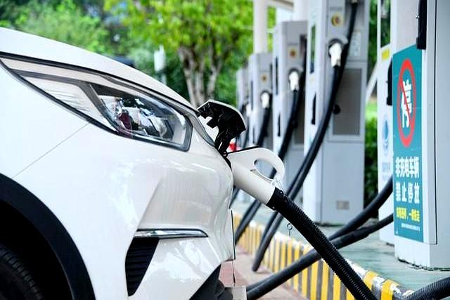 增程车换成纯电,充电方便,开起来更安静-有驾