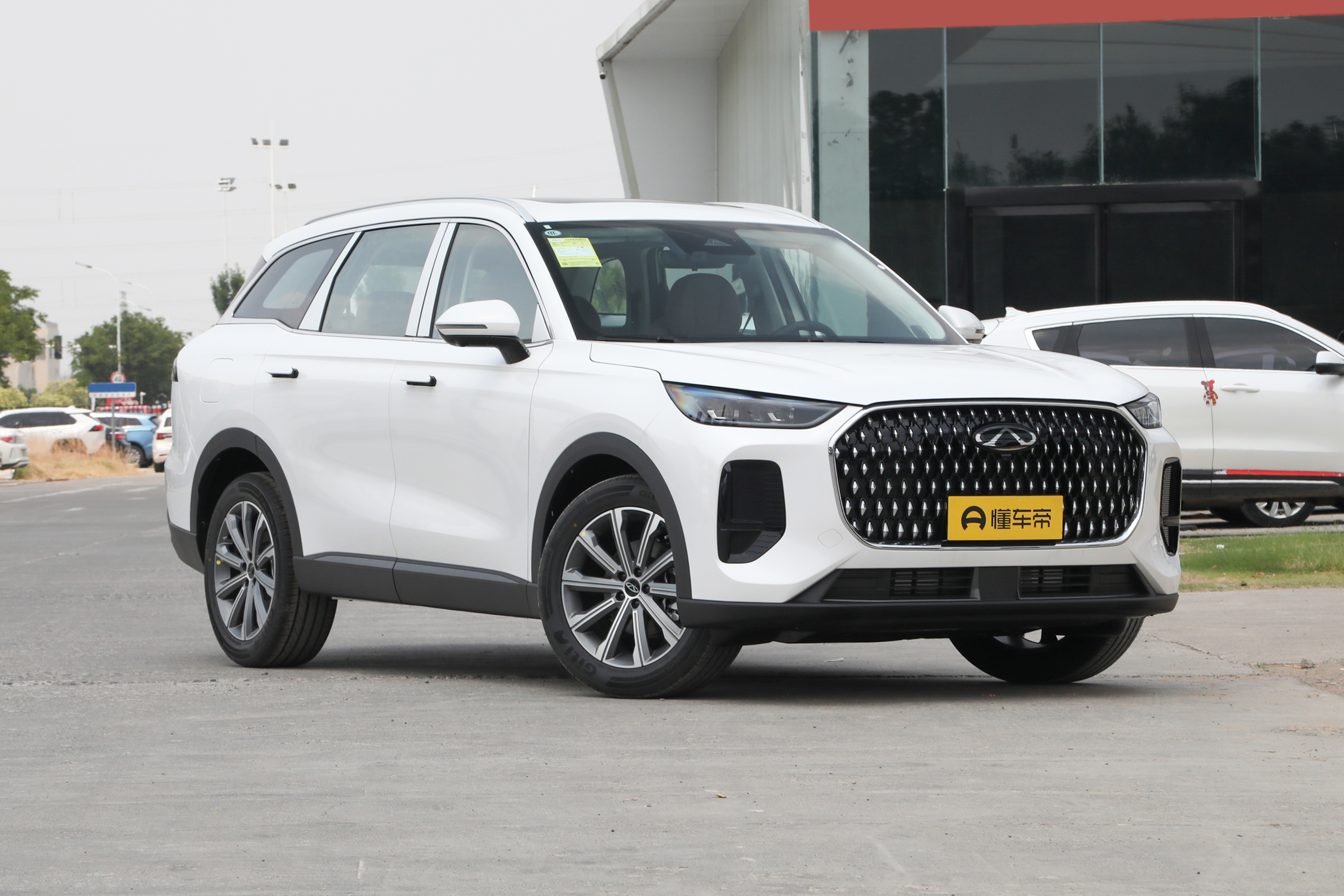 奇瑞前脸和后脸一样是哪款__奇瑞家族前脸