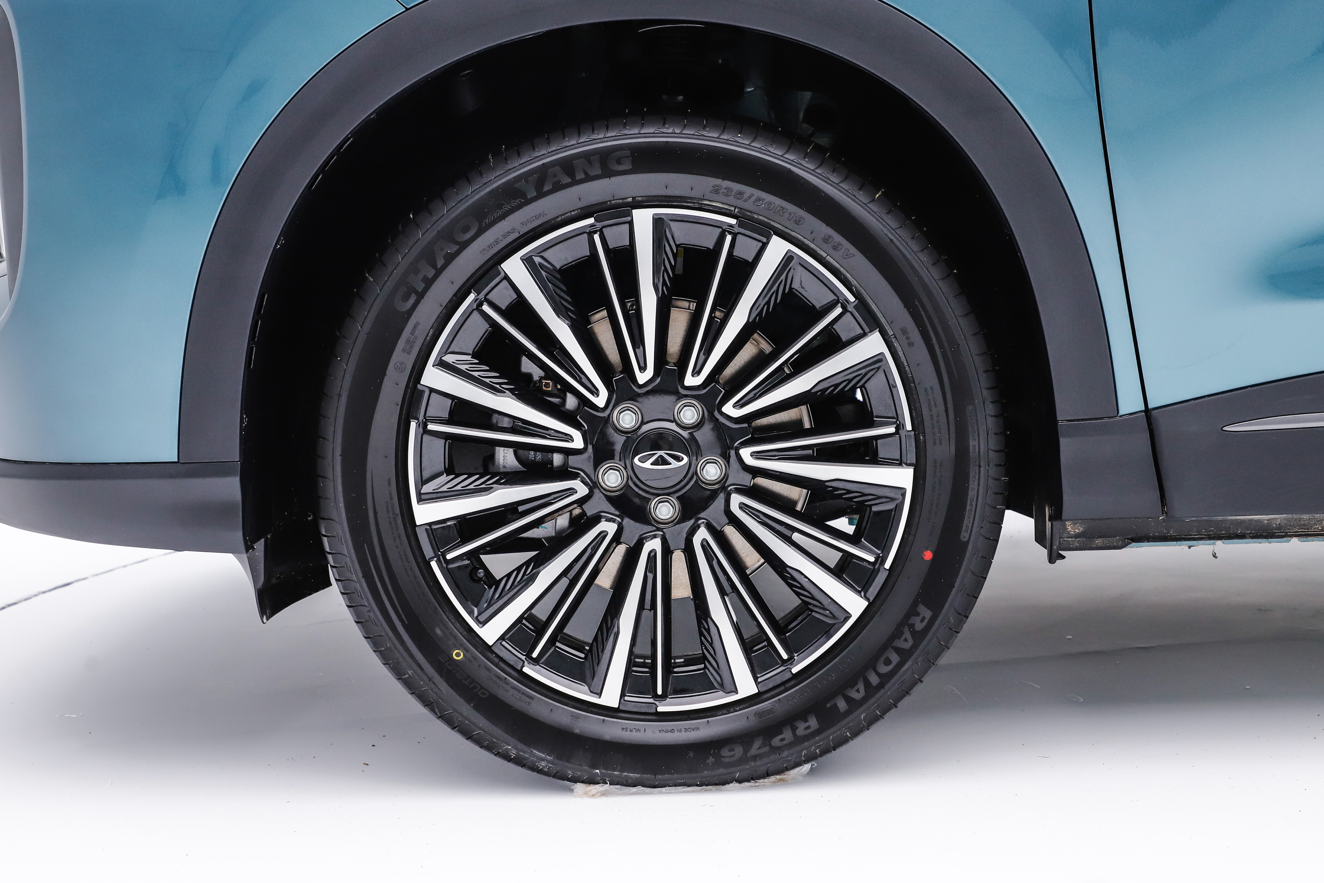 奇瑞家族前脸_奇瑞前脸和后脸一样是哪款_