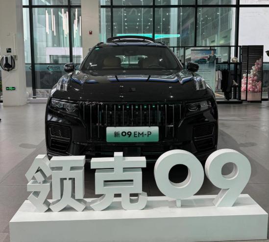 10月23日，全新领克09 MHEV将正式上市！亮点当属其五座布局设计