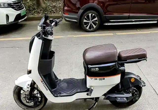 12月前买电动车要看三证，部分车型需先上牌，才能上路-有驾