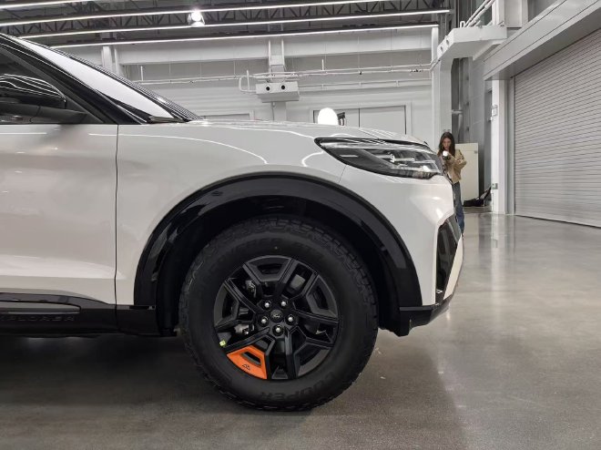 硬核之上，布局再拓！全新福特探险者昆仑穿越版新车亮相