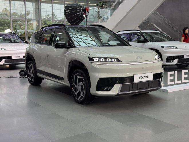 预售价13万起 北京现代EO 羿欧亮相