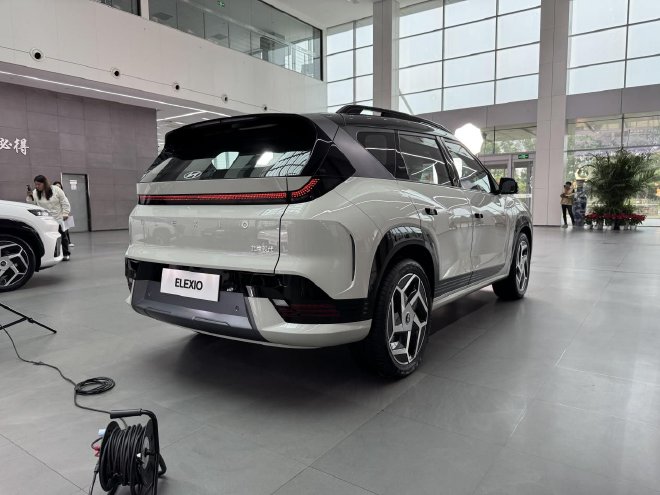 预售价13万起 北京现代EO 羿欧亮相