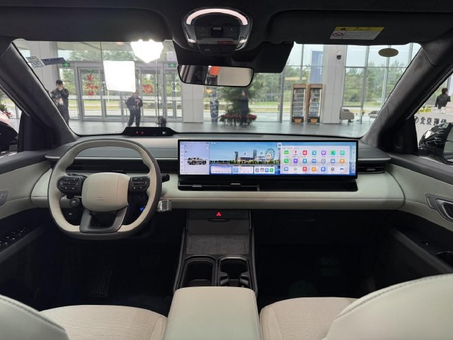 预售价13万起 北京现代EO 羿欧亮相