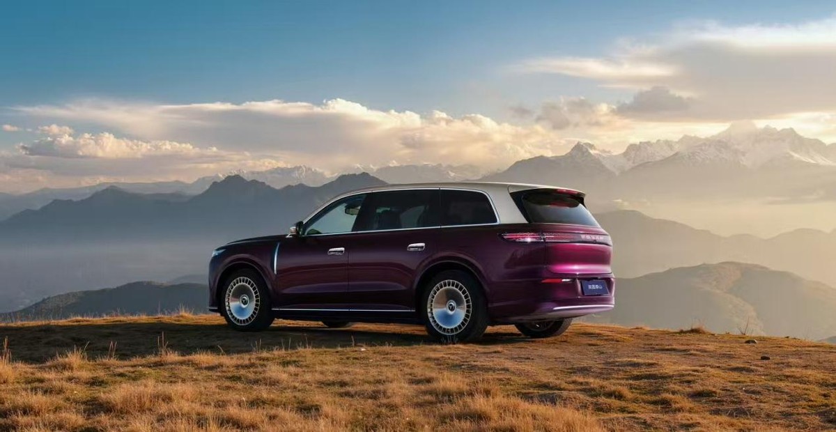 _岚图泰山官宣11月上市,到底有多硬核?首搭华为超500线激光雷达_岚图泰山官宣11月上市,到底有多硬核?首搭华为超500线激光雷达