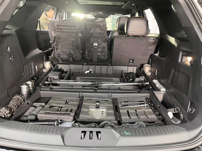 硬核之上,布局再拓!全新福特探险者昆仑穿越版新车亮相