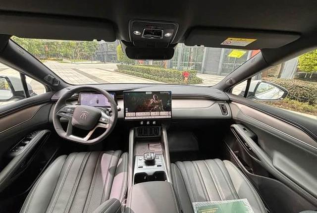 喜提宋L EV!四个月实测:一公里不到一毛钱,完胜油车,值!-有驾