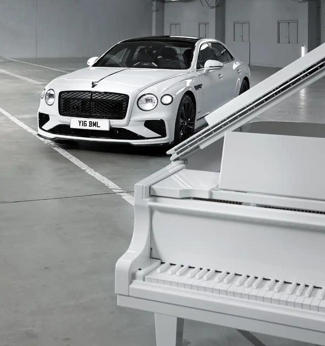 3.5秒破百 宾利飞驰极致版施坦威定制版图！搭载4.0T V8插混系统-有驾