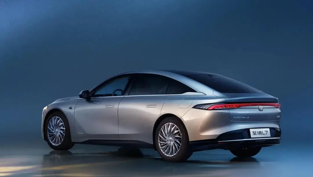 合资车企上演“生存式进化”__合资车企上演“生存式进化”