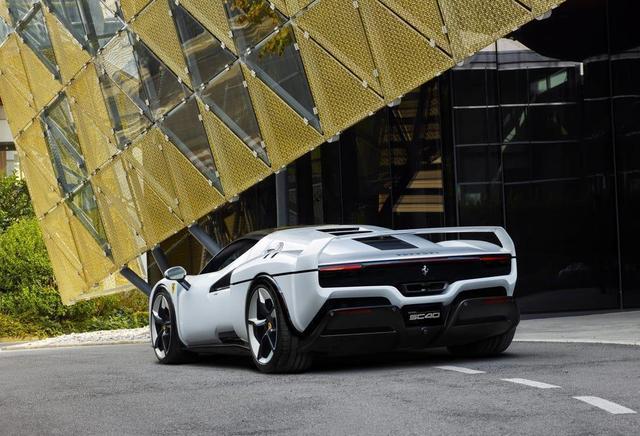 马拉内洛工厂里藏了24个月的那台红车,720匹V8配1380公斤车身却砍掉尾翼-有驾